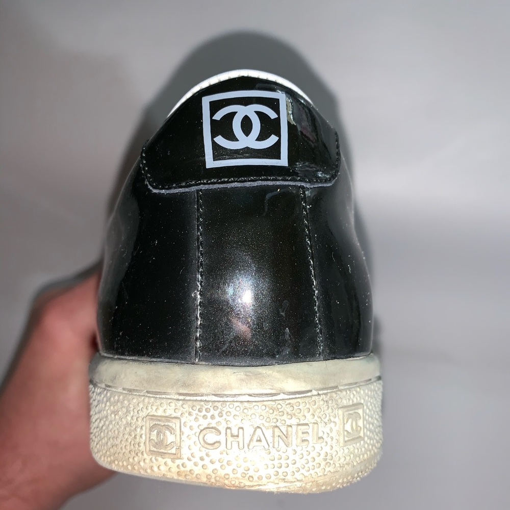 CHANEL size 40 black patent leather sneakers - Picture 3 of 12